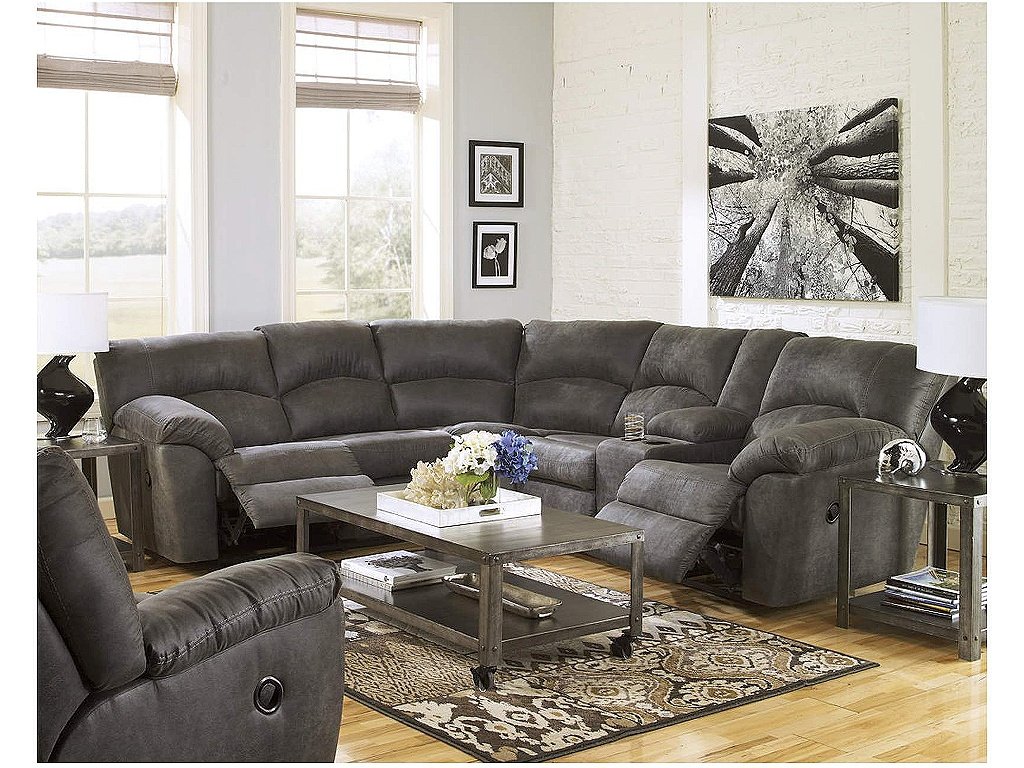 Tambo 2-Piece Sectional with Recliner