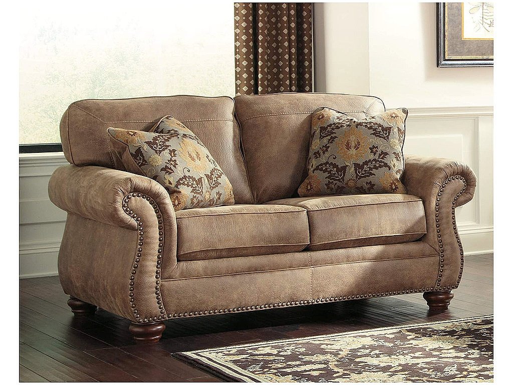 Larkinhurst Loveseat