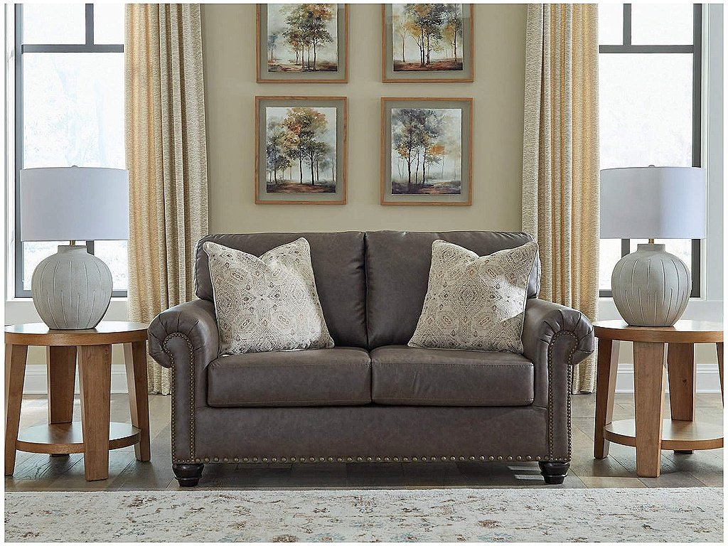 Roxmere Loveseat