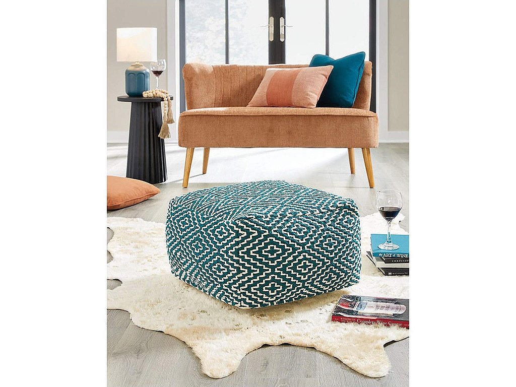 Brynnsen Pouf