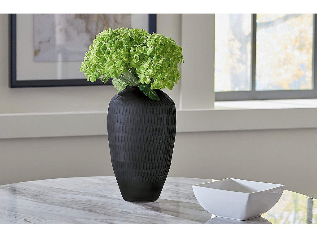 Etney Vase