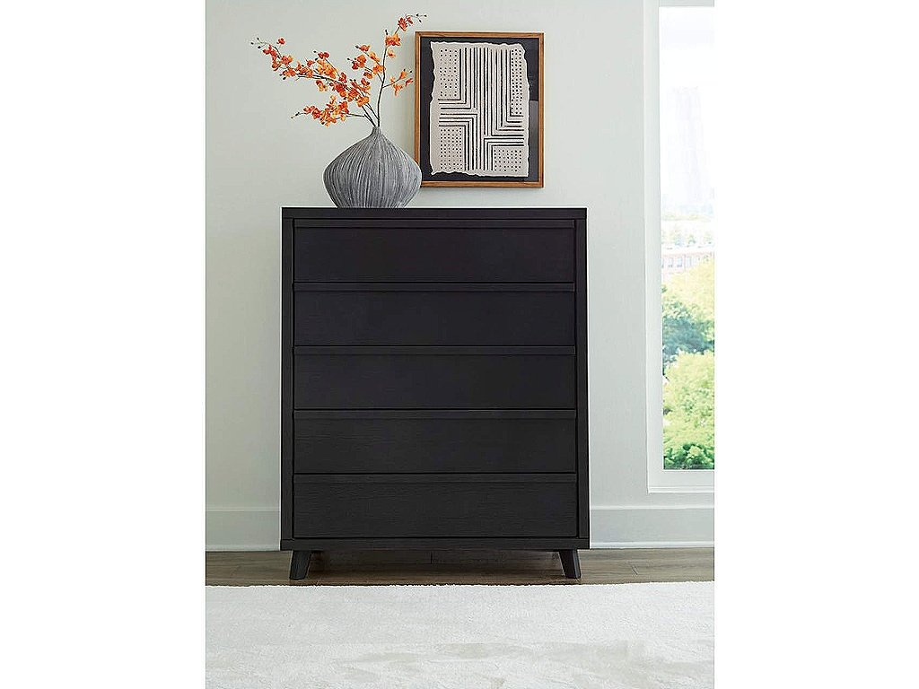 Danziar Wide Chest of Drawers