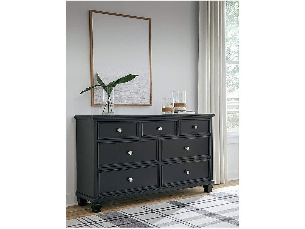 Lanolee Dresser