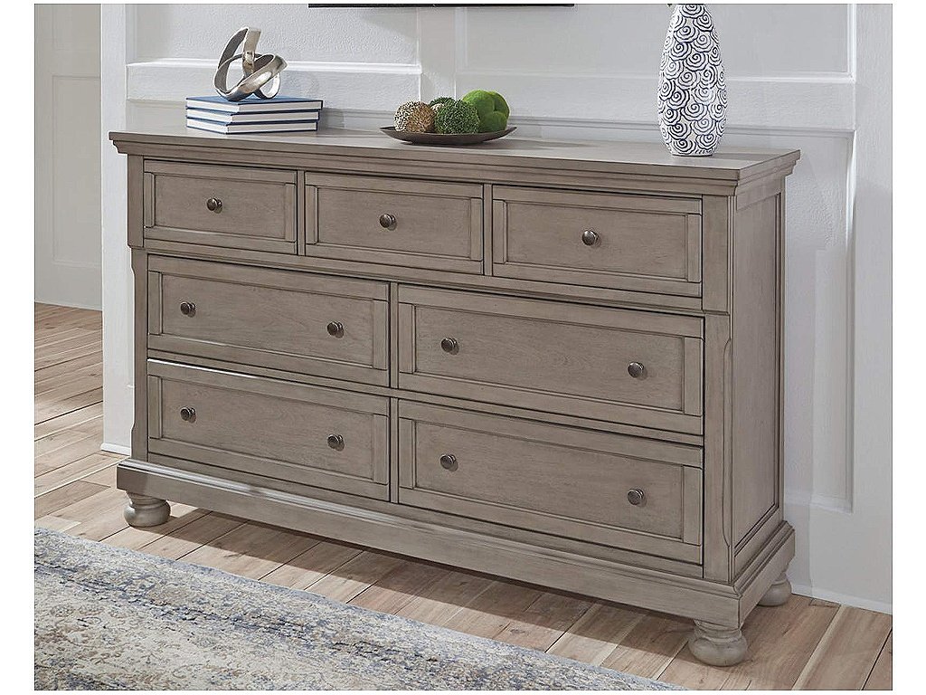 Lettner Dresser