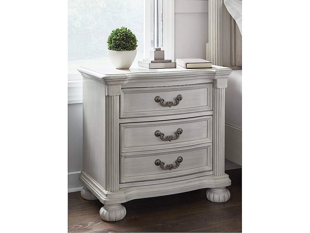 Montelaine Nightstand